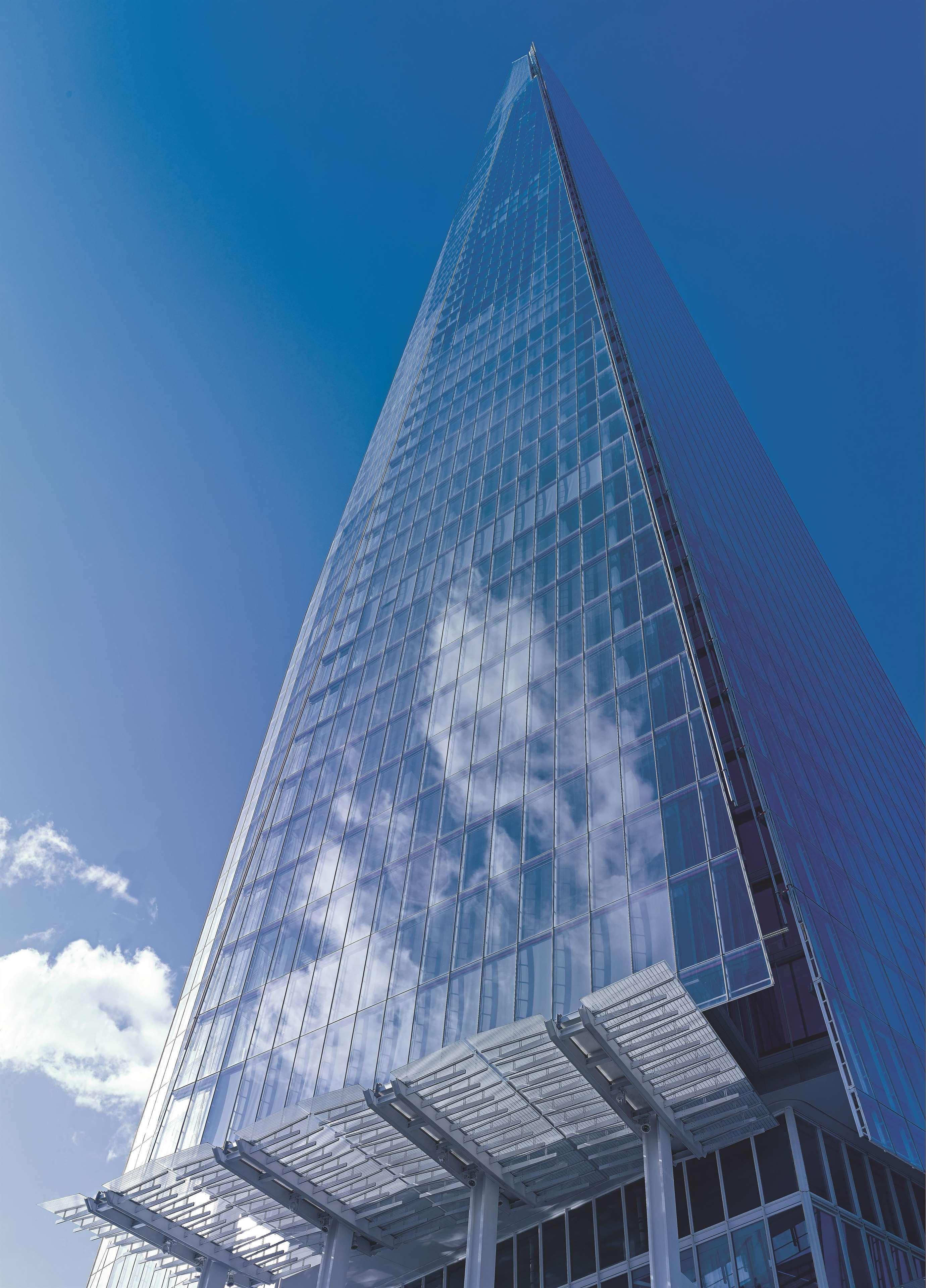 Shangri-La The Shard, London Exterior photo The building's facade