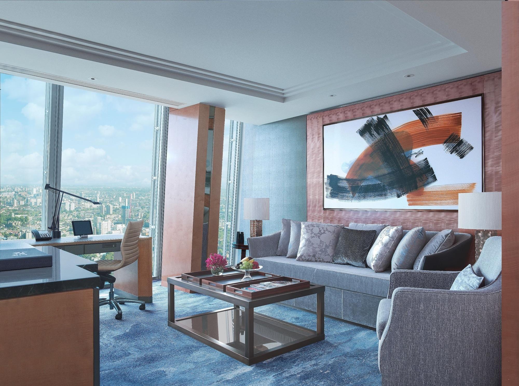 Shangri-La The Shard, London Exterior photo A suite at the hotel