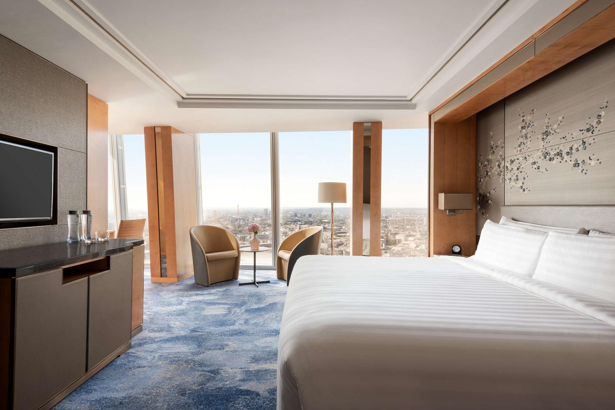 Shangri-La The Shard, London Exterior photo A guest room at the Ritz-Carlton, DIFC