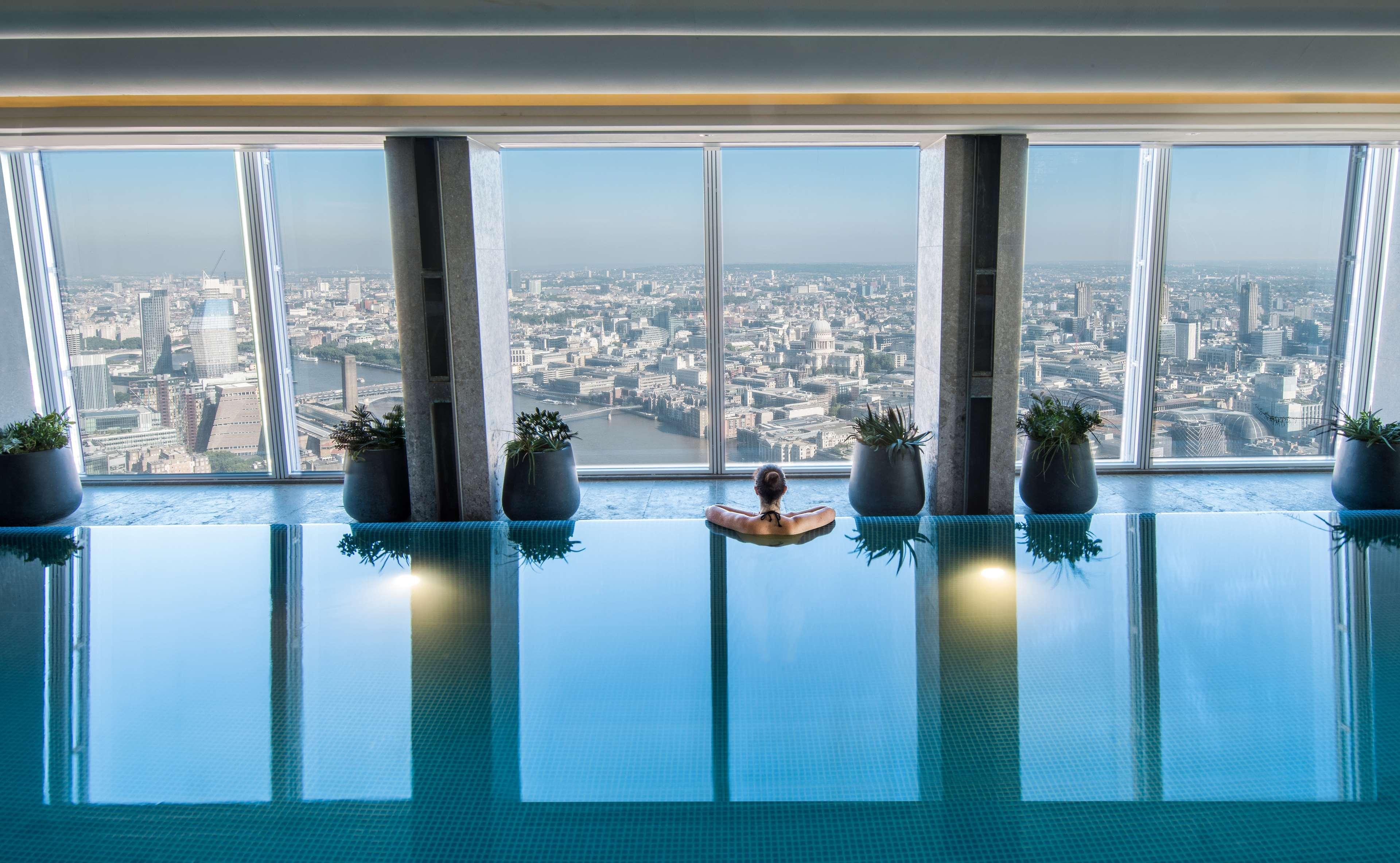 Shangri-La The Shard, London Exterior photo The Sky Pool