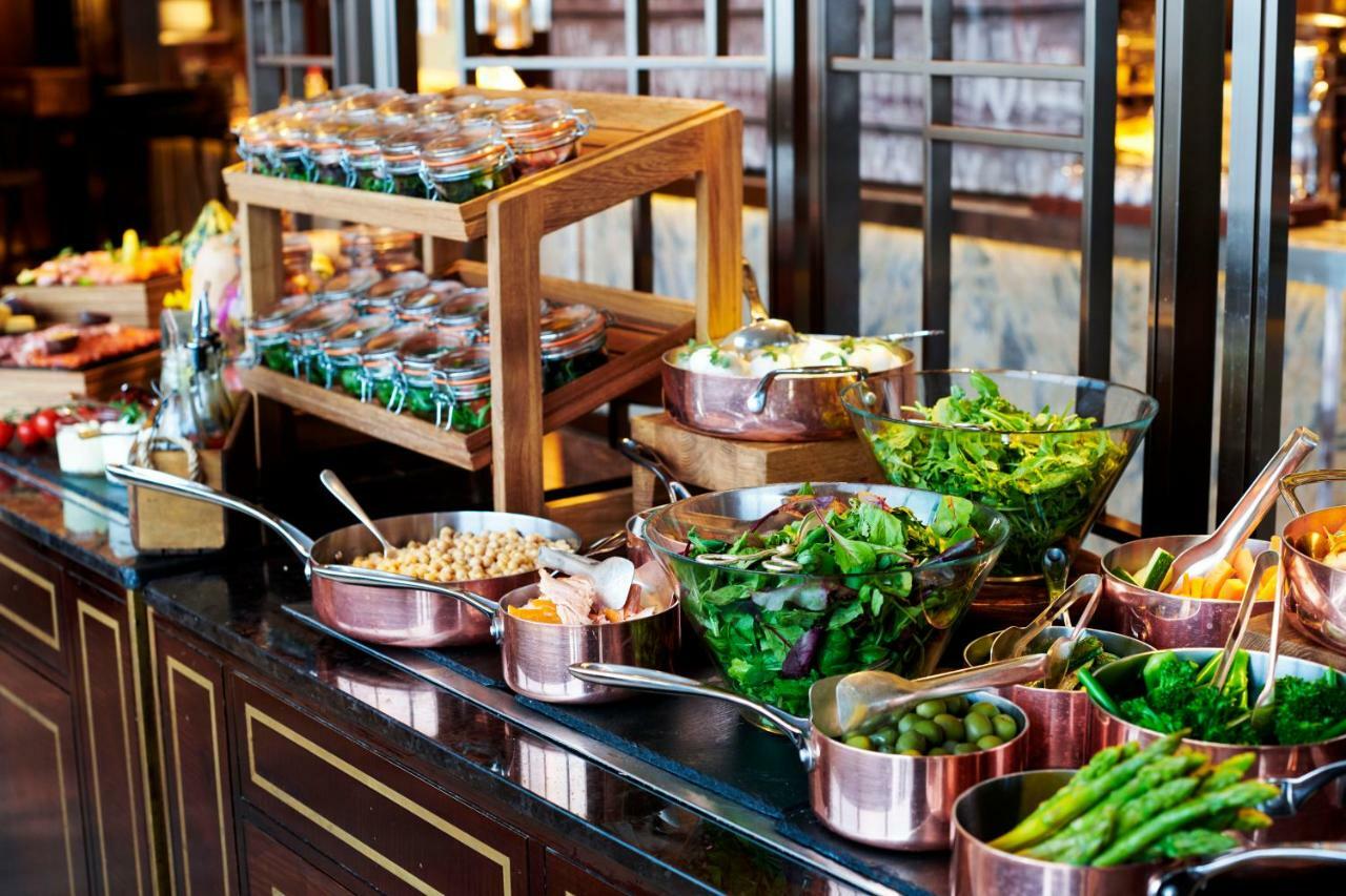 Shangri-La The Shard, London Exterior photo A salad bar